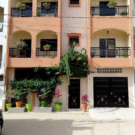 Delices Chez L'Habitant Diack Дакар Экстерьер фото
