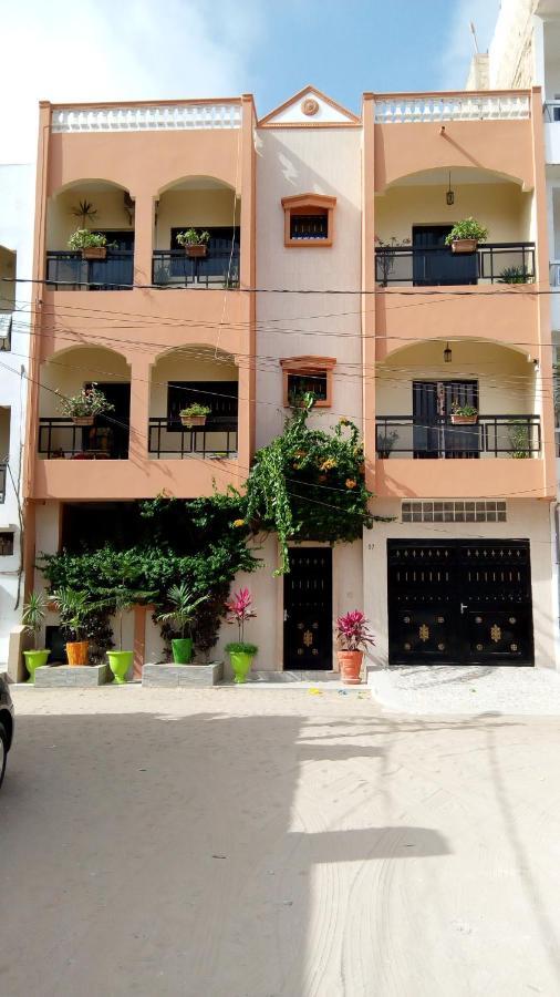 Delices Chez L'Habitant Diack Дакар Экстерьер фото